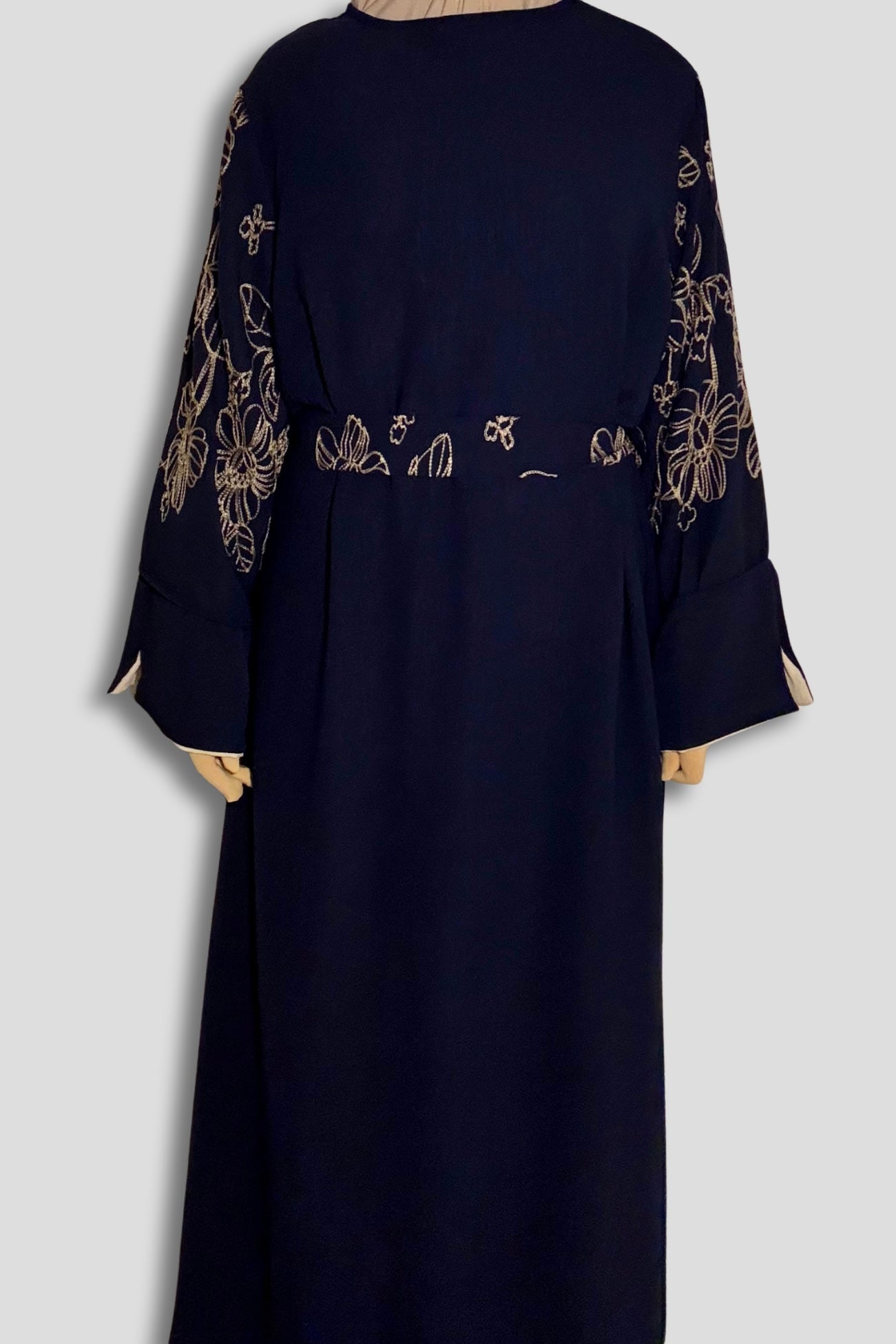 L’Abaya Brodée - Bleu Nuit
