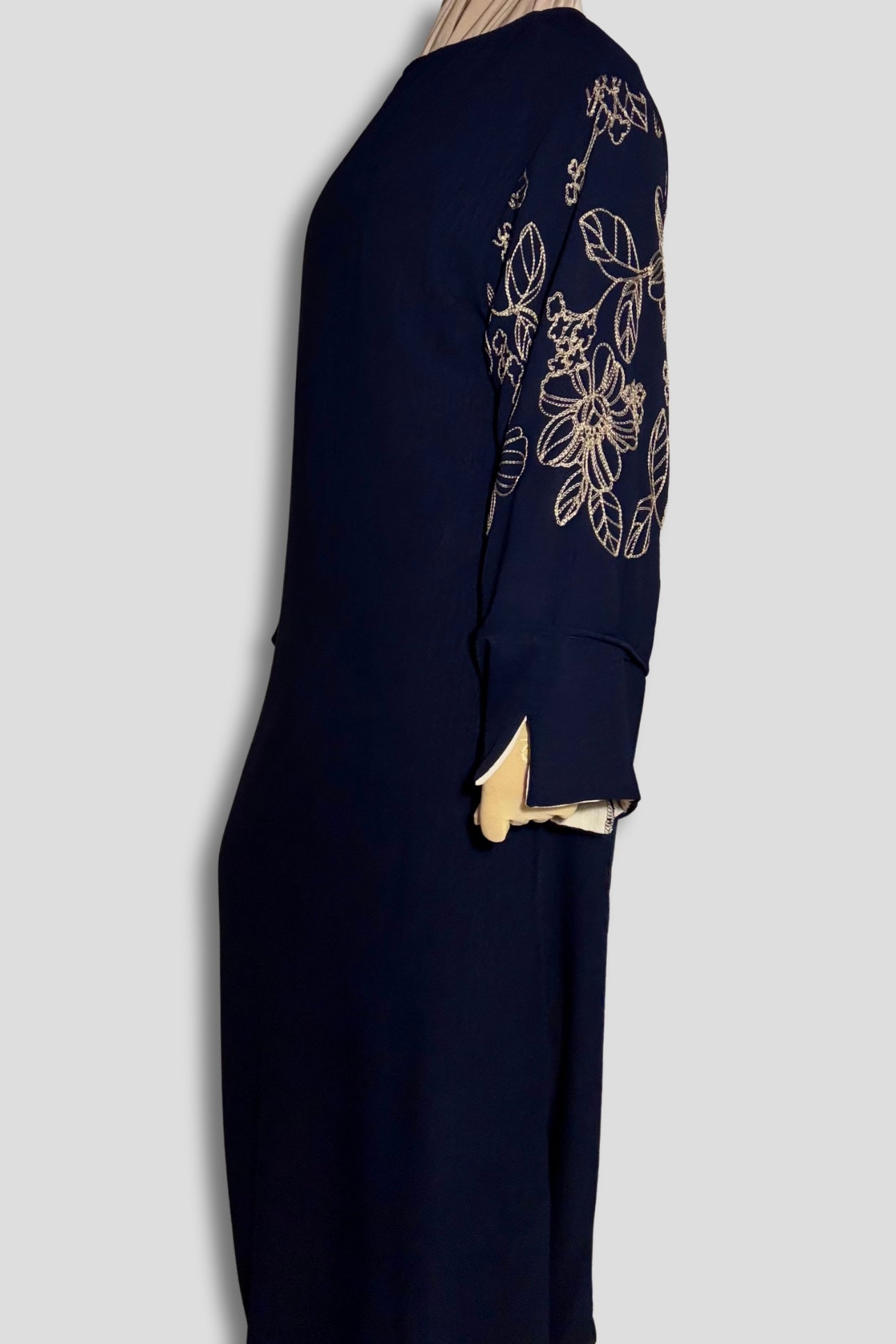 L’Abaya Brodée - Bleu Nuit